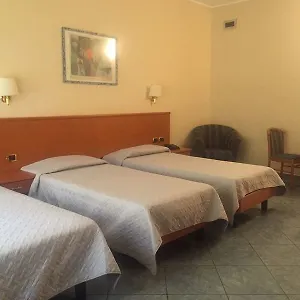 Kebhotel 3*, Milán Italia